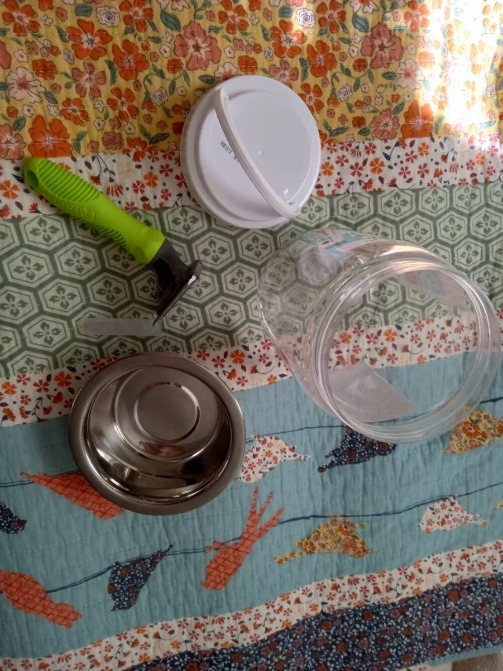 NEVER USED Deshedding Cat & Dog Brush + Stainless steel bowl + treatie jar